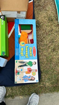 Melissa and Doug cleaning play set