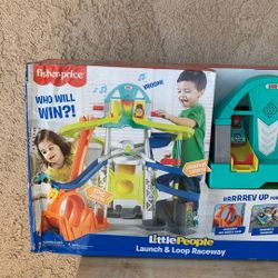 FISHER-PRICE LITTLE PEOPLE LAUNCH & LOOP RACEWAY GREAT FOR BIRTHDAY GIFT OR JUST TO GIVE OUT