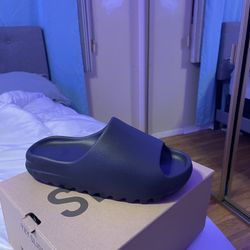 Yeezy Slides “ONYX”
