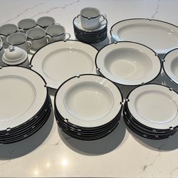 China / Mikasa Midnight /service For 8 