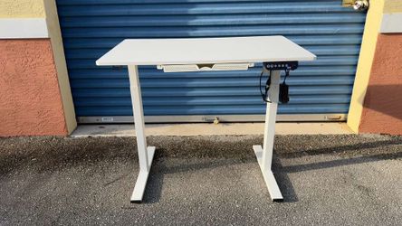 ELECTRIC STANDING DESK / SIT-STAND DESK – WHITE