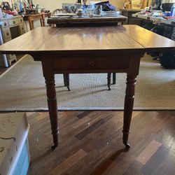 Vintage Table With Foldable Leaf
