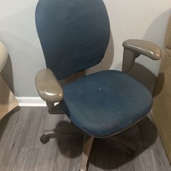 OFFICE CHAIR