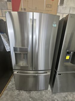 Refrigerator New Open Box 