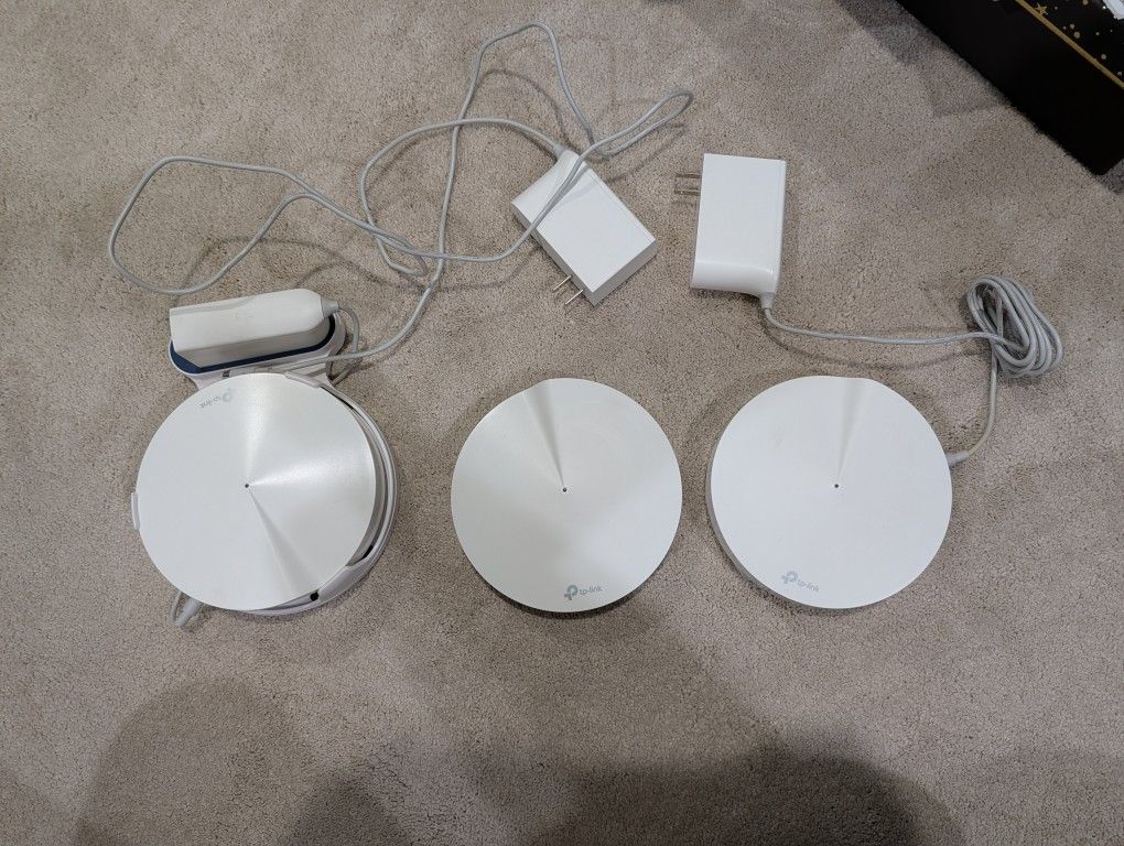 (3) TP-Link Deco M9 Plus AC2200 Mesh Wifi w/ mounts
