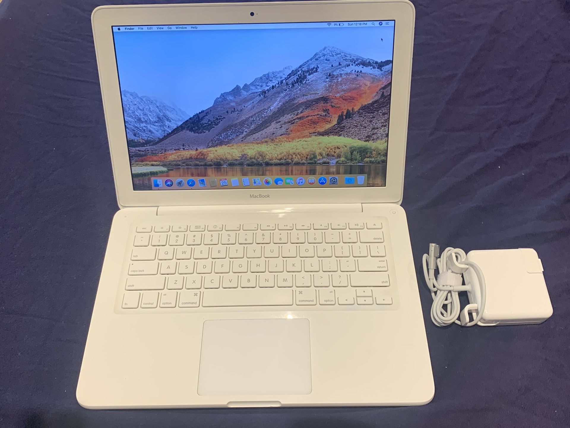 MacBook 13” High Sierra,like new, spotless ,