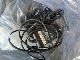 Charges by the piece, for laptop or electrical devices
