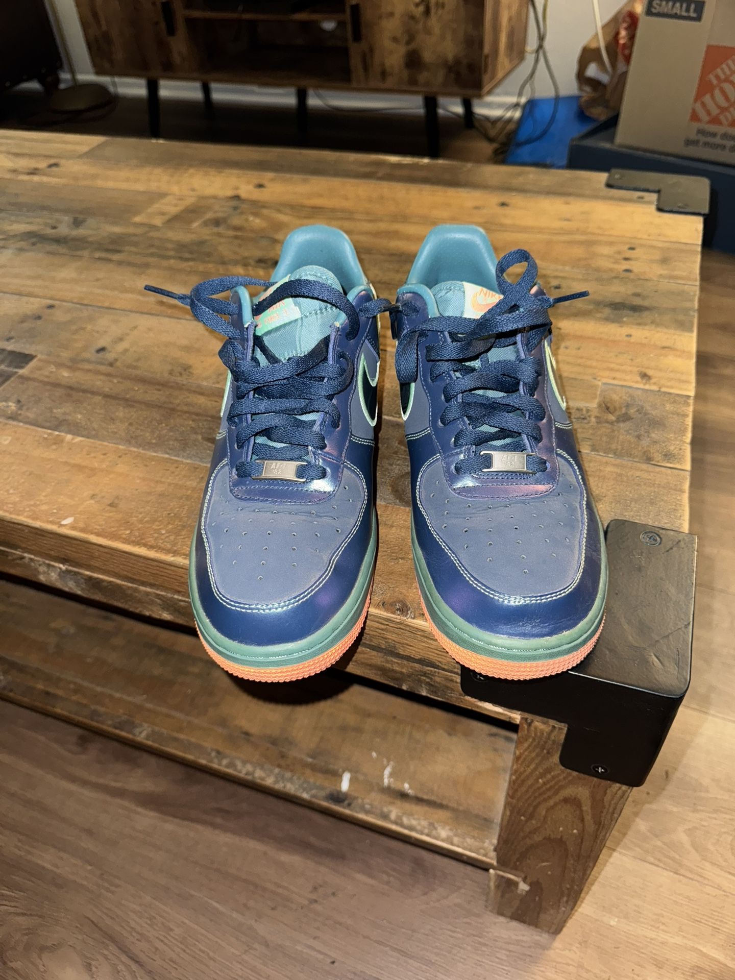 Nike Air Force 1 Brave Blue green glow