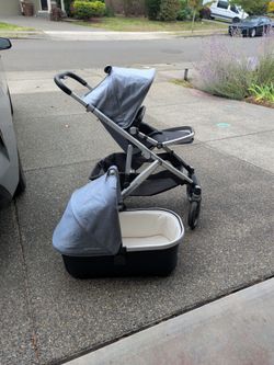 Uppababy vista 2 stroller and basinette