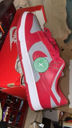 Red Nike dunk low retro