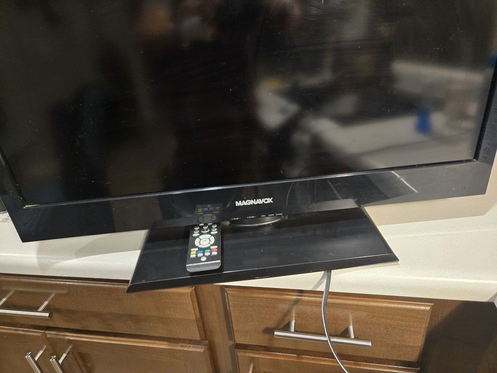 32inch Magnavox Tv