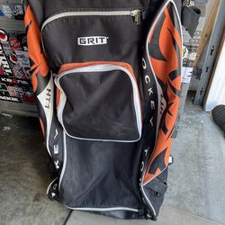Grit rolling hockey bag