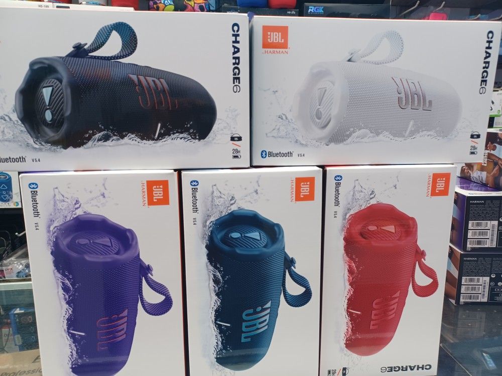 JBL Charge New Model Loud Bluetooth Speakers. Brand New