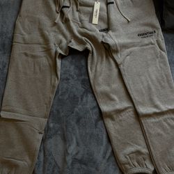 DARK GRAY SWEATS
