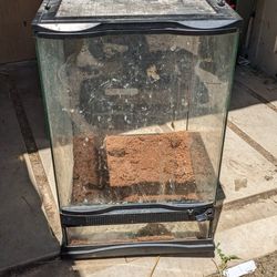 Used 18" X 12" Zoo Med Tank. $30.  Normal $70