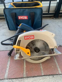 Ryobi 7-1/4" Corded Circular Saw with Carrying Bag - Great Condition
