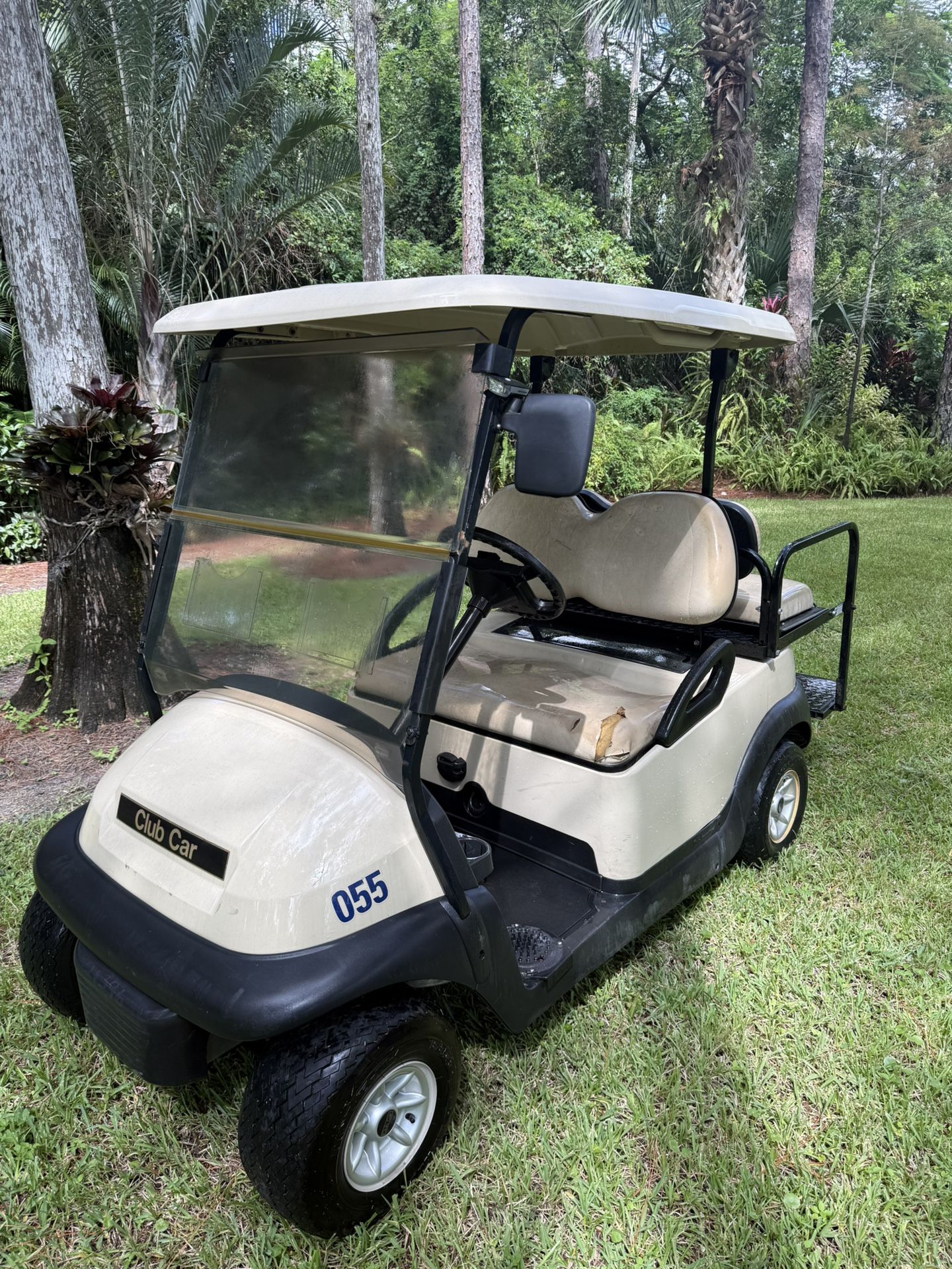 48 VOLT CLUB CAR PRECEDENT GOLF CART!! 4 SEATER RUNS AND DRIVES GREAT!!