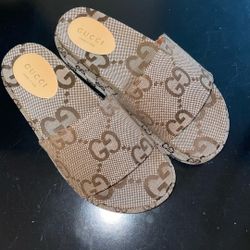 Sándals 