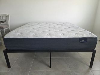 Serta Perfect Sleeper King Mattress &  Heavy Duty Platform Frame