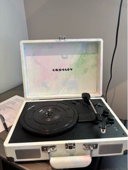 Crosley Bluetooth Record Player – Never Used – Pastel Tie-Dye Suitcase Style