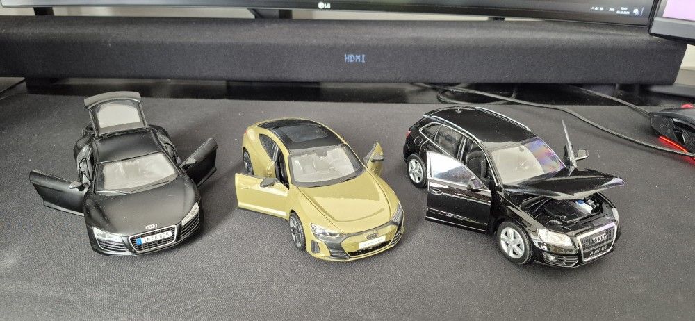 Audi model Q5, R8, e-tron gt 1/24