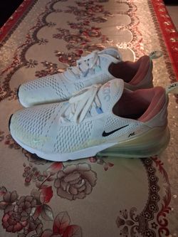Nike Air Max 270 Sneakers