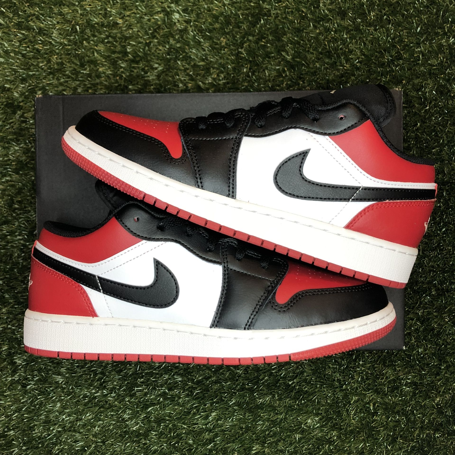 Jordan 1 Low Bred Toe Size 5Y