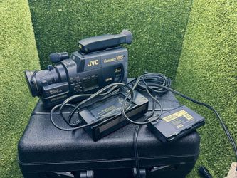 JVC GR-60U VHS-C Camcorder 8x Zoom Charger Battery Hard Case Tape Lot