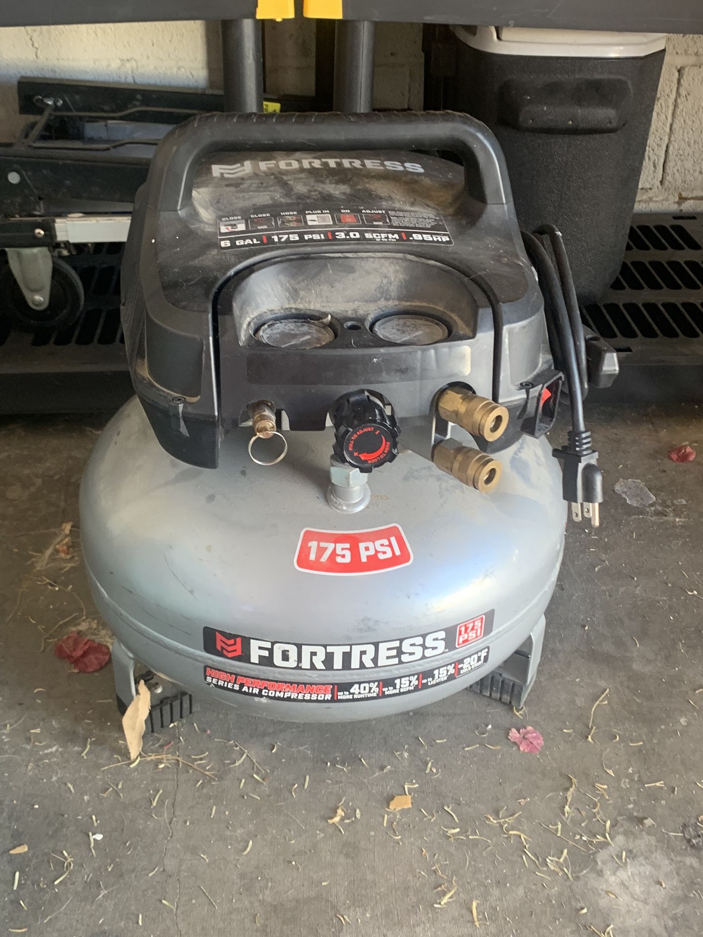 air compressor/nail gun
