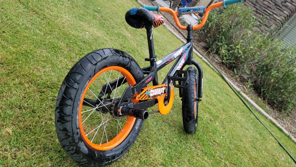 Mongoose Erupt Kid's Bike 16