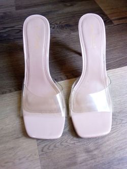 Anne Michelle nude heels size 11