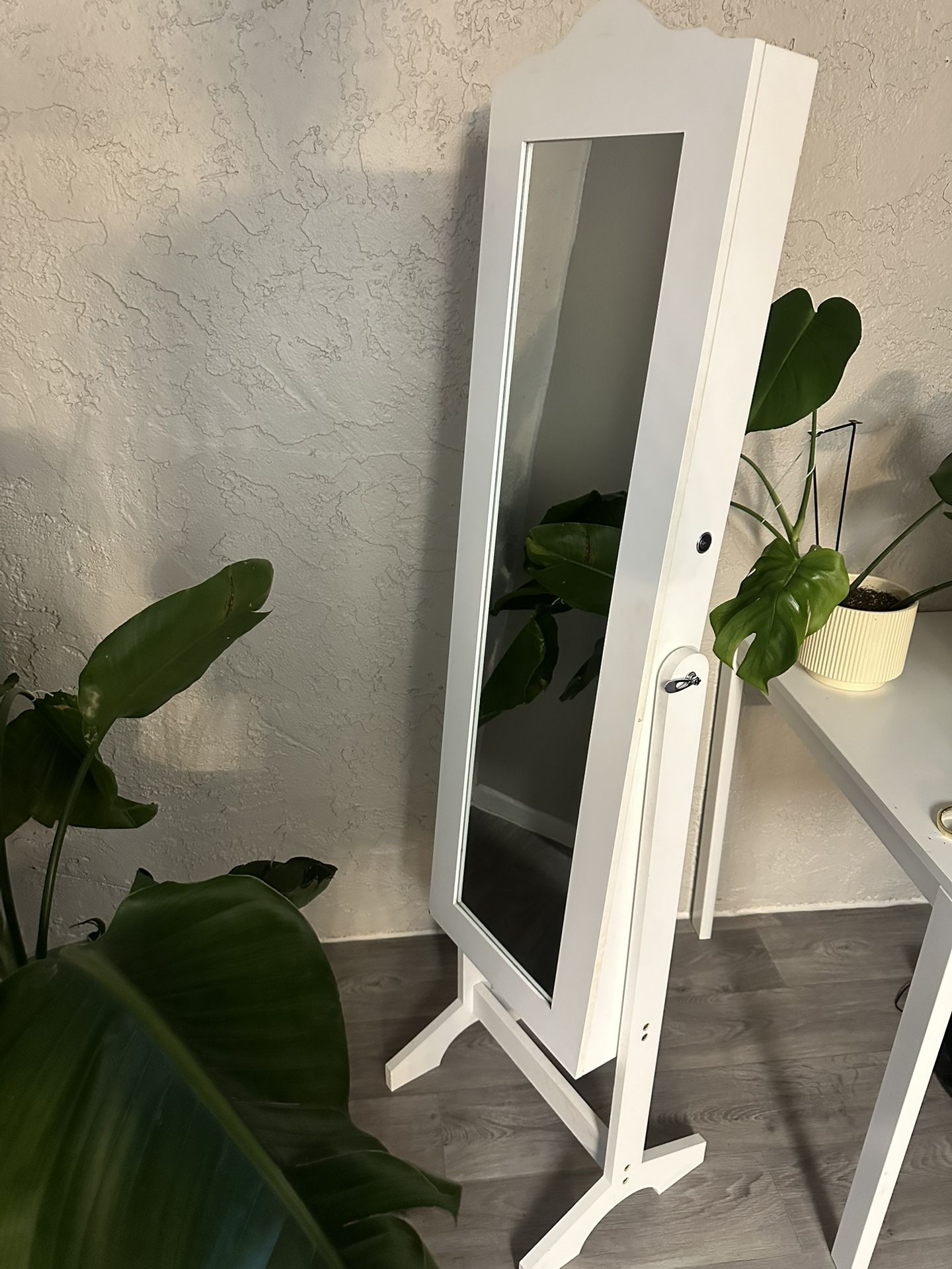 Jewelry Mirror 