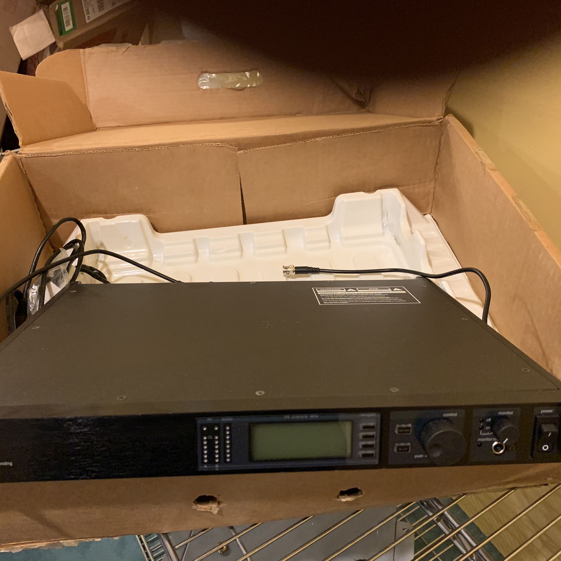 Ashly SRA-2150 power amplifier new