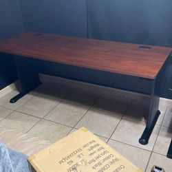 72in Wide Desk - Bush Furniture Series