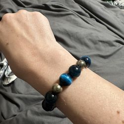 Teal tiger eye and pyrite beaded bracelet
