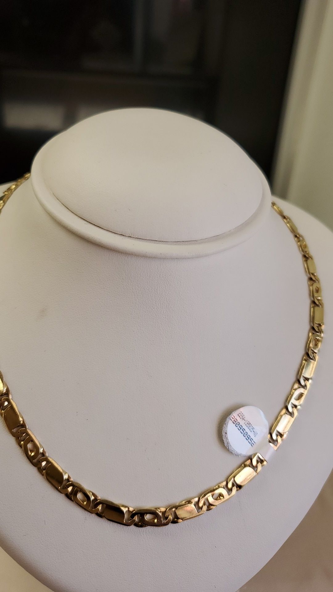 14k gold necklace 39.7 grams 24long if you are interested ask for maribel thank you