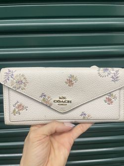 Coach Small Leather Purse – Used