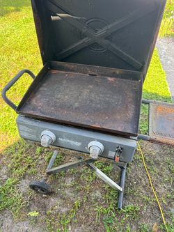Blackstone 2-Burner Propane Griddle with Stand & Tank