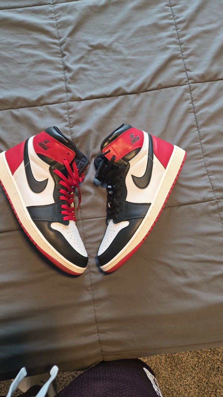 AIR JORDAN 1 BLACK TOE REIMAGINED SZ-12