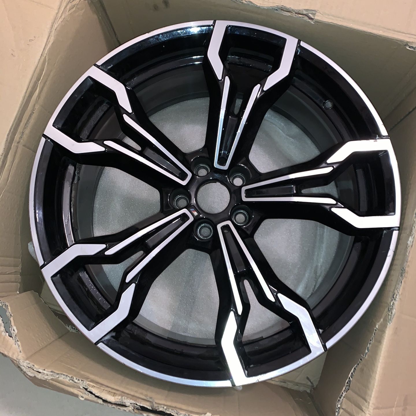 Original BMW 765M Wheel 21inch- Black And Silver