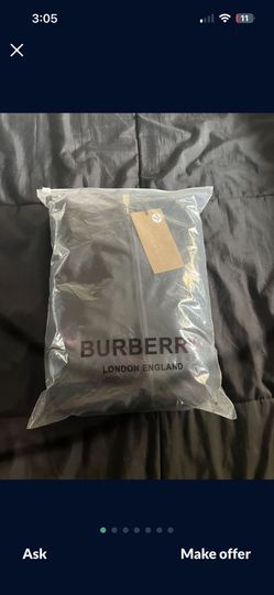 burberry hoodie (size Medium)