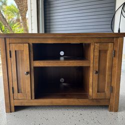 Great Condition Wooden TV Stand W/ Shelves 
