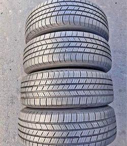Set 225/65-17 Michelin con el 80% de vida