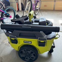 Aspiradora 22,7 L marca Ryobi