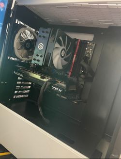 White Cyberpower Gaming PC
