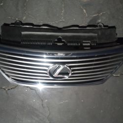 2006&2009 Lexus Ls460 Complete Grill With Emblem Oem.