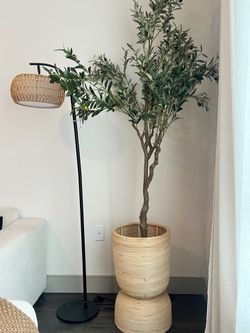 Floor lamp