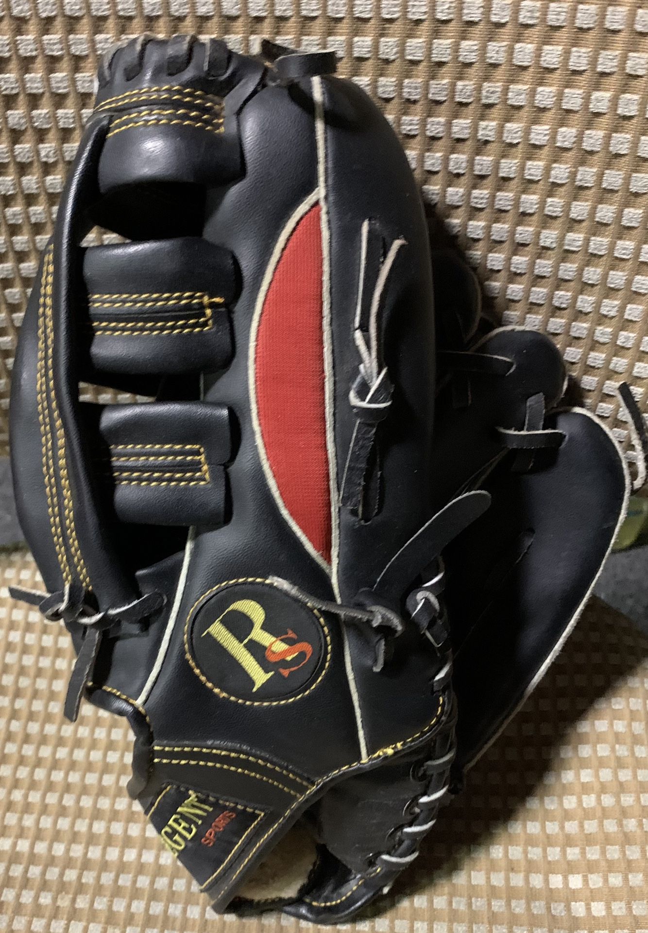 Regent 12” right hand throw baseball glove 