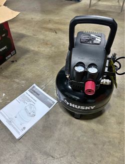 HUSKY 3 GALLON AIR COMPRESSOR