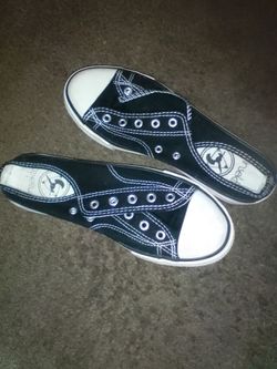 Nsekta ladies size 9 slip on